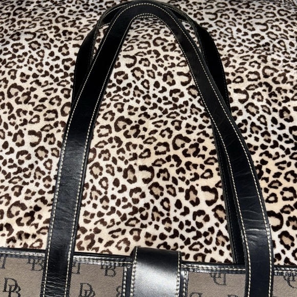 Dooney & Bourke - Picture 4 of 16